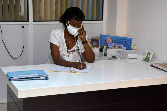 Teléfonos de las oficinas de atención a la población y los puestos de dirección.Foto Parlamento Cubano